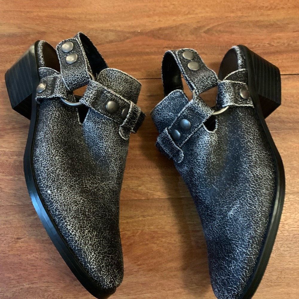 🆕❤️Indigo rd. Booties - Picture 2 of 6